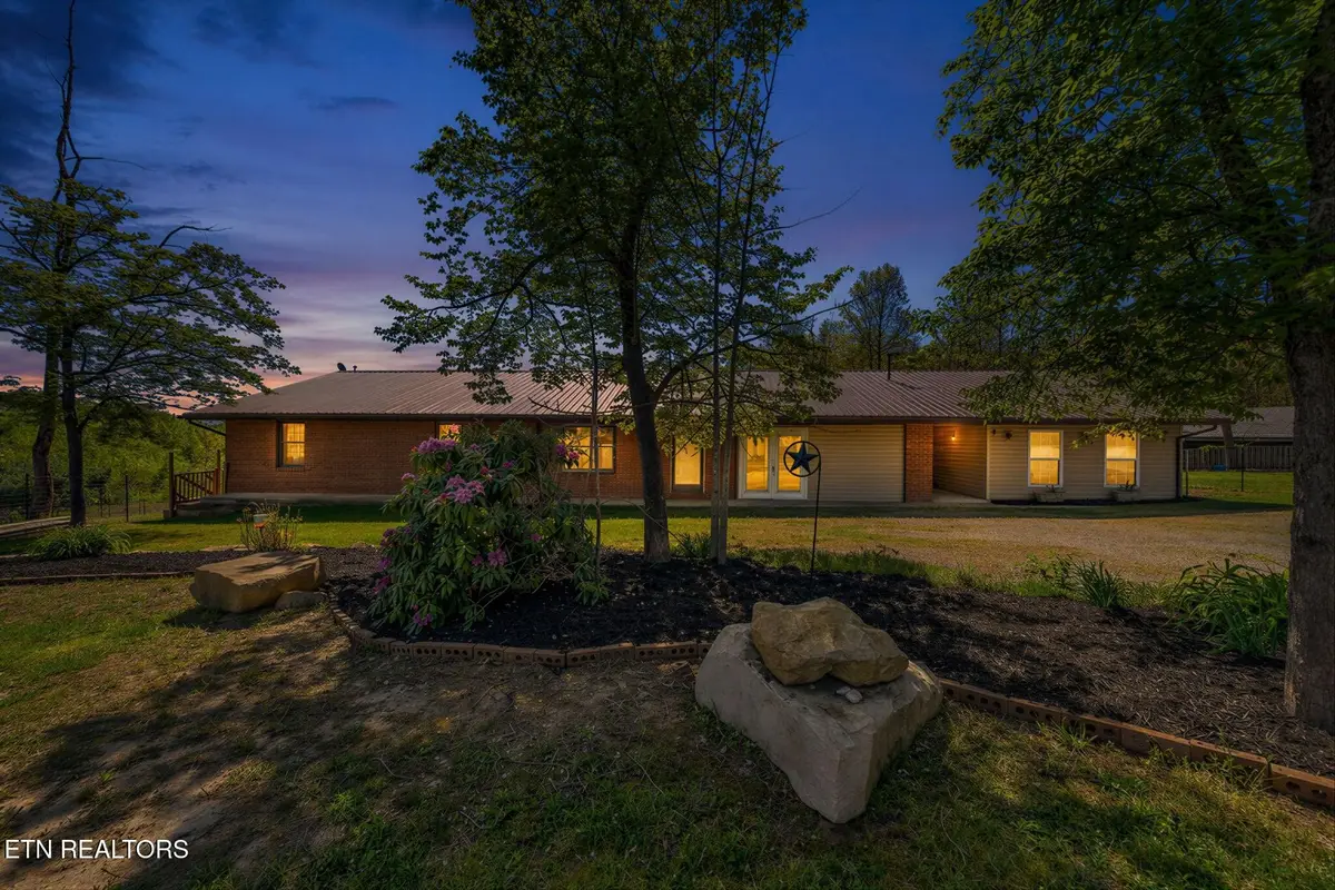 935 Brewer Rd, Crossville, TN 38572 - #1