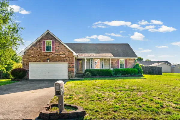 1327 Ambleside Dr, Clarksville, TN 37040