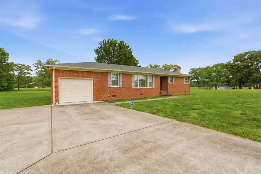 194 Hickory Dr, Manchester, TN 37355 - #2