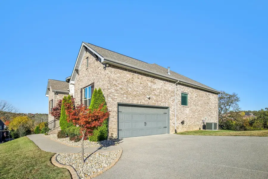 104 Copper Creek Dr, Goodlettsville, TN 37072 - #3