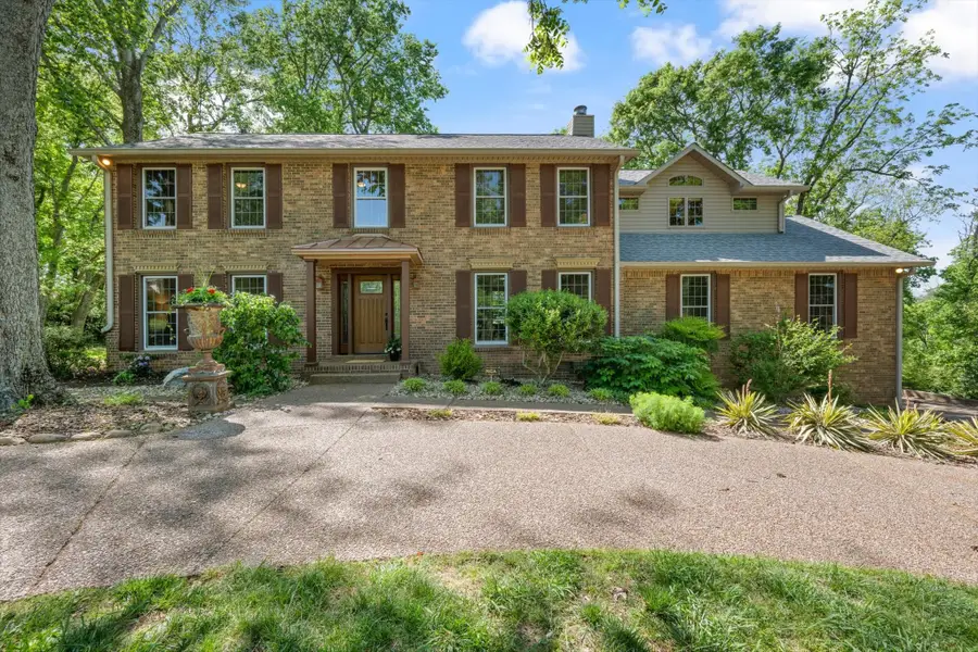 1995 Beacon Hill Dr, Franklin, TN 37067 - #2