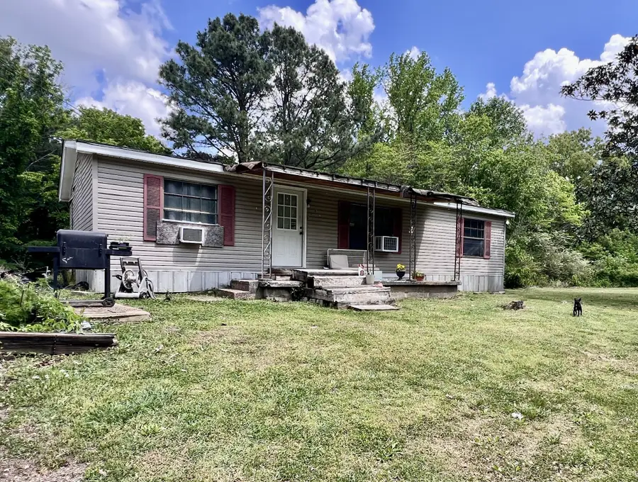 616 Powell St, Paris, TN 38242 - #2