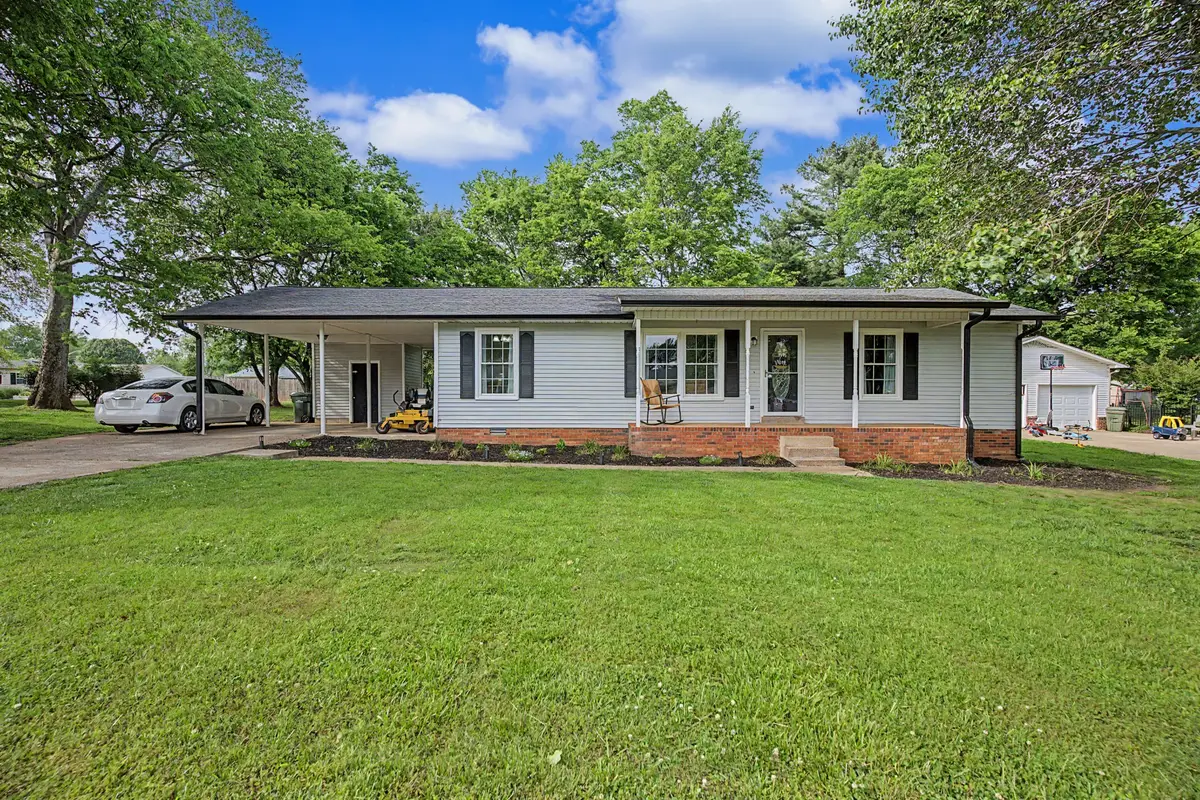 804 3rd St, Lawrenceburg, TN 38464 - #1