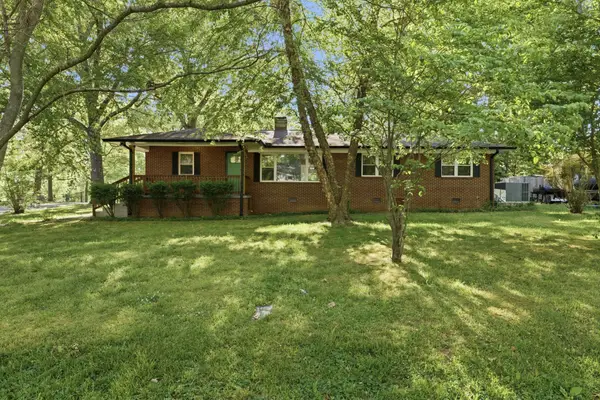 201 Fleming St, Tullahoma, TN 37388