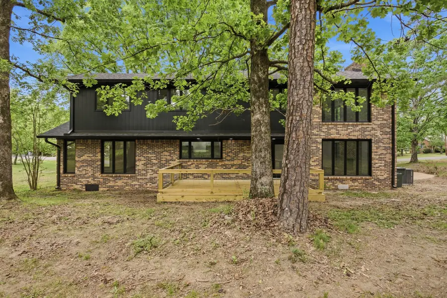 102 Parkwood Ln, Hohenwald, TN 38462 - #2