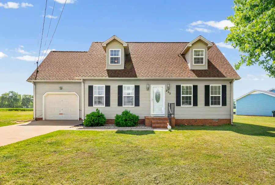 202 Man O War Dr, Oak Grove, KY 42262 - #2