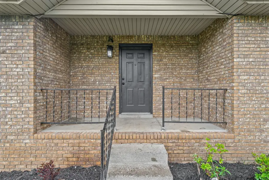 628 Woodhaven Dr, Clarksville, TN 37042 - #3