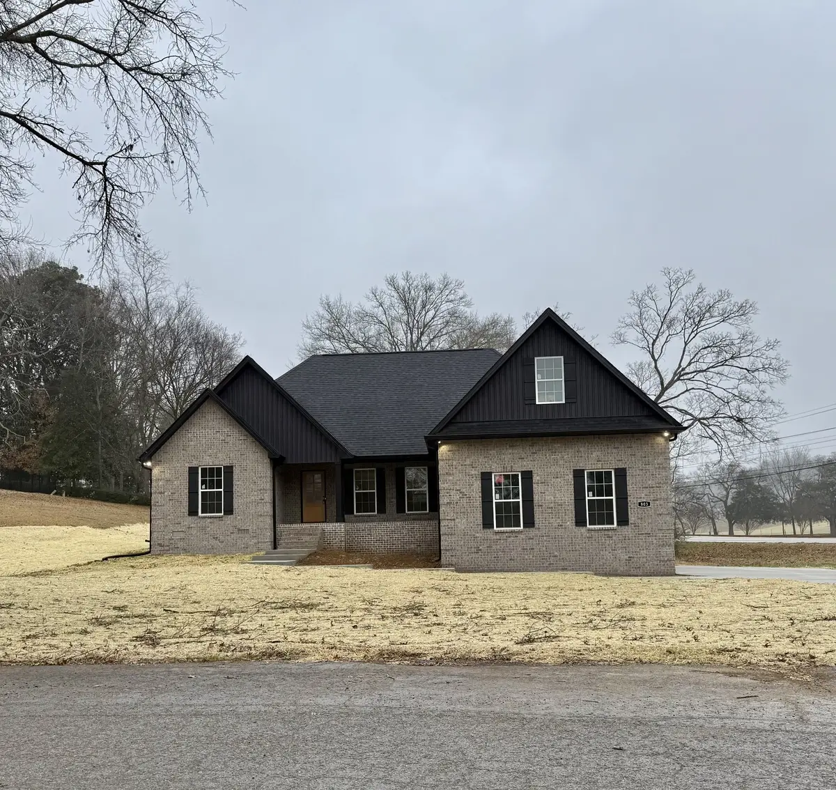 803 Manor Dr, Fayetteville, TN 37334 - #1