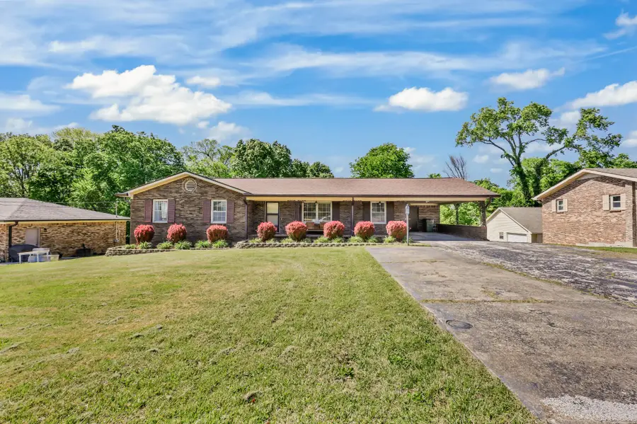 326 Donna Dr, Hopkinsville, KY 42240 - #2