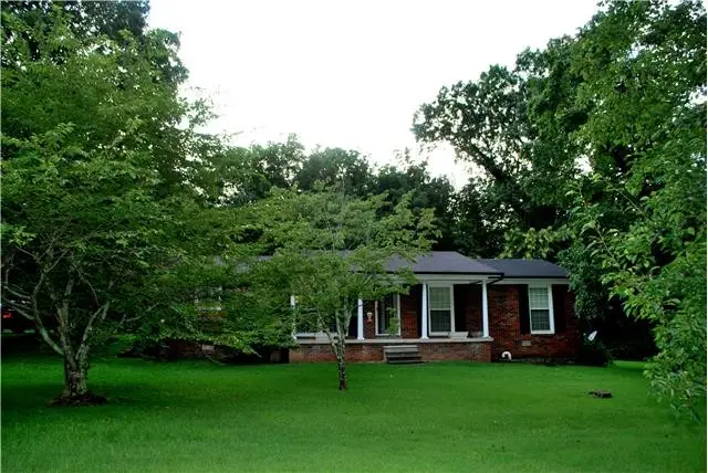 1106 Rainbow Cir, Westmoreland, TN 37186 - #1