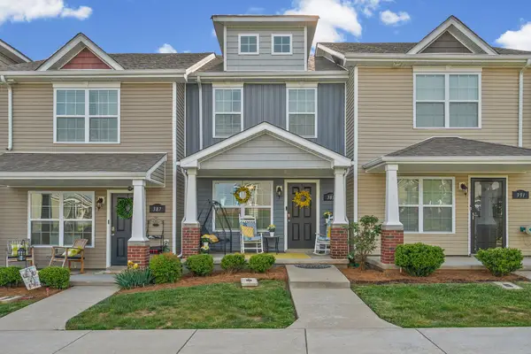 389 Sam Houston Cir, Clarksville, TN 37040
