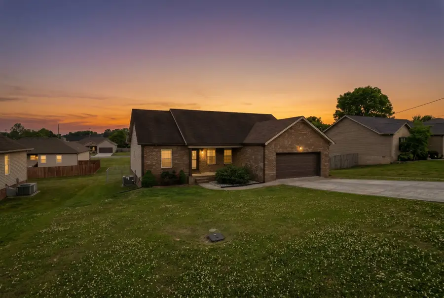 207 Jordan Ave, Shelbyville, TN 37160 - #2
