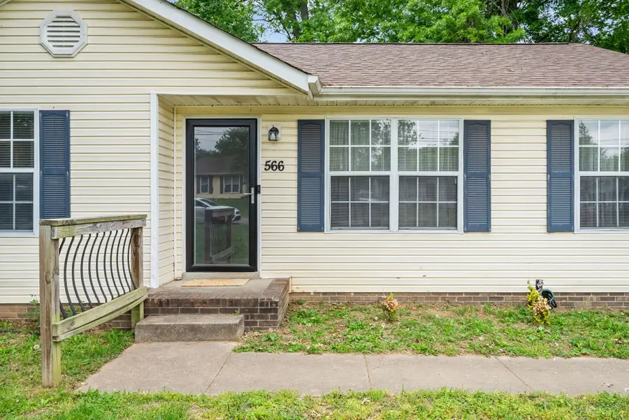 566 Lorie Ln, Clarksville, TN 37042 - #3