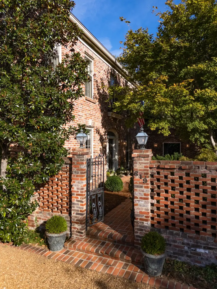 619 Woodleigh Dr, Nashville, TN 37215 - #3