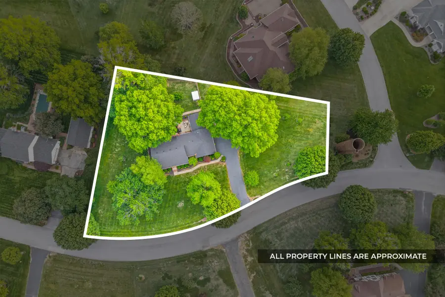 205 Fairfax Ave, Hopkinsville, KY 42240 - #3