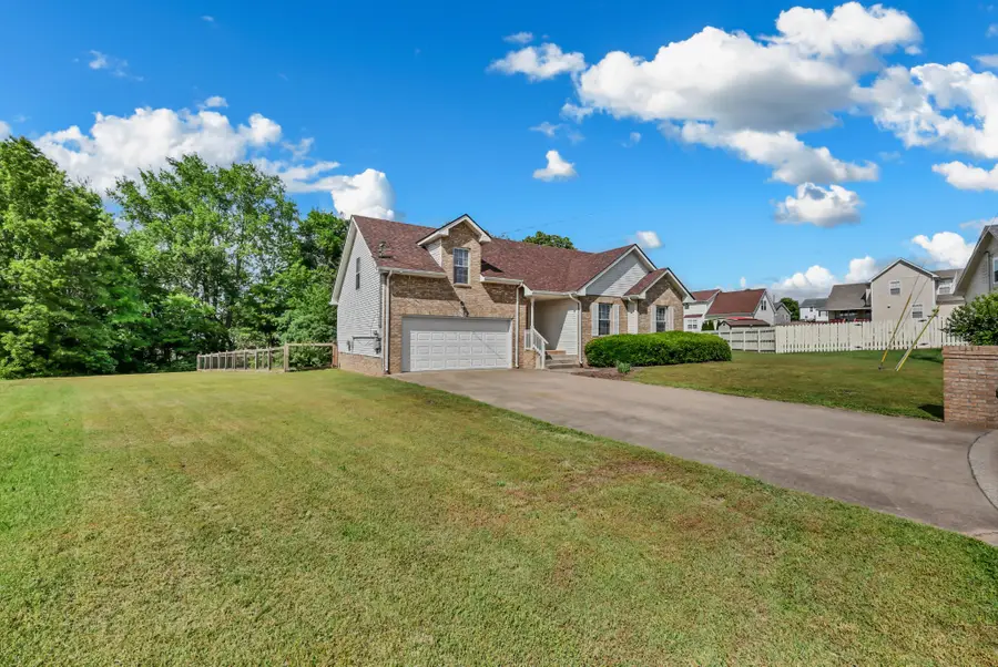 3393 Endsworth Dr, Clarksville, TN 37042 - #2