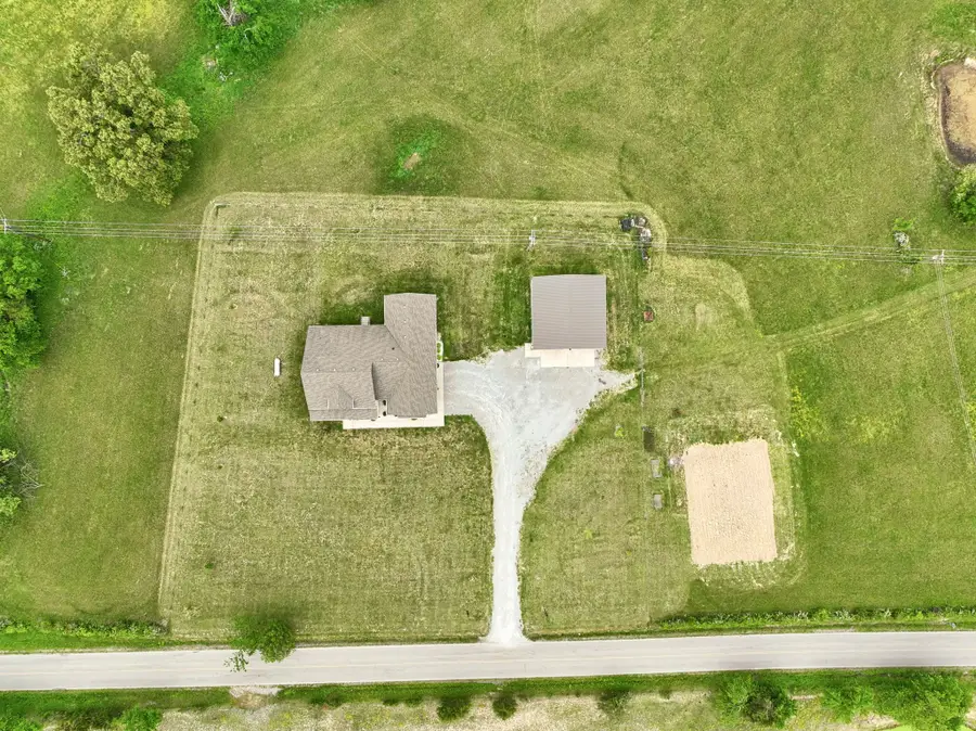 4163 Old Highway 52 E, Westmoreland, TN 37186 - #3
