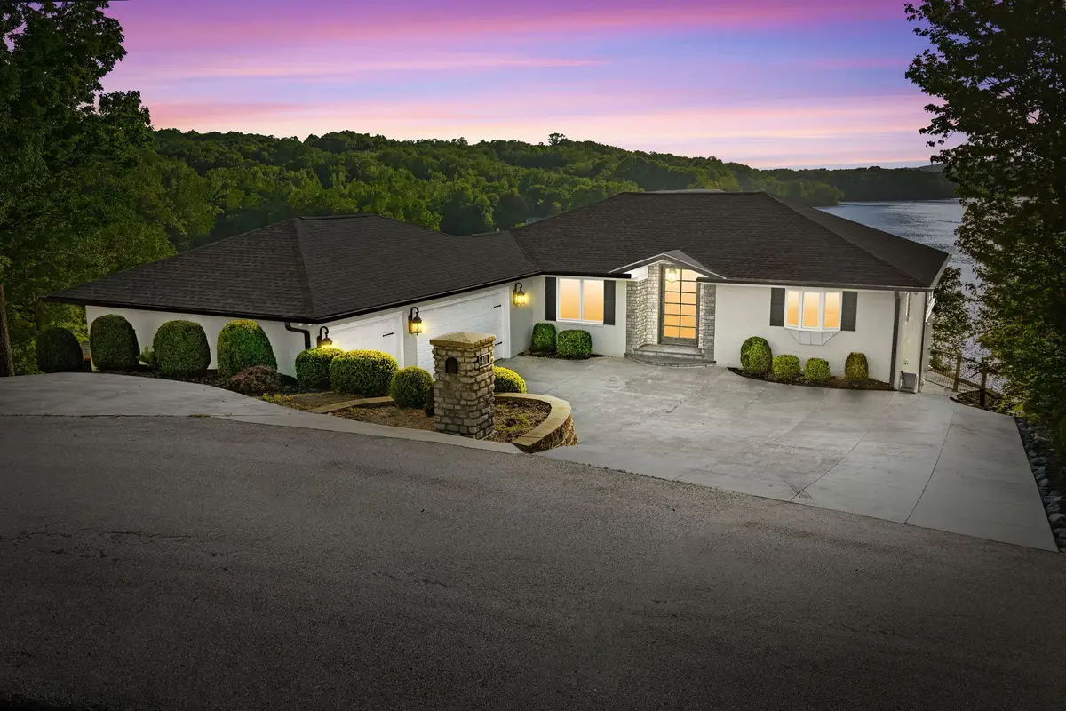 401 Pollard Cir, Cadiz, KY 42211 - #1