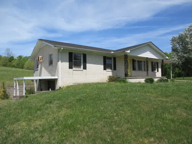 11694 Hurricane Creek Rd, Mc Ewen, TN 37101 - #2