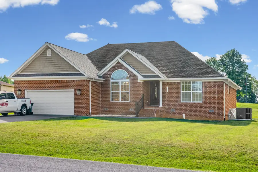 1131 Emerson Cir, Hopkinsville, KY 42240 - #2