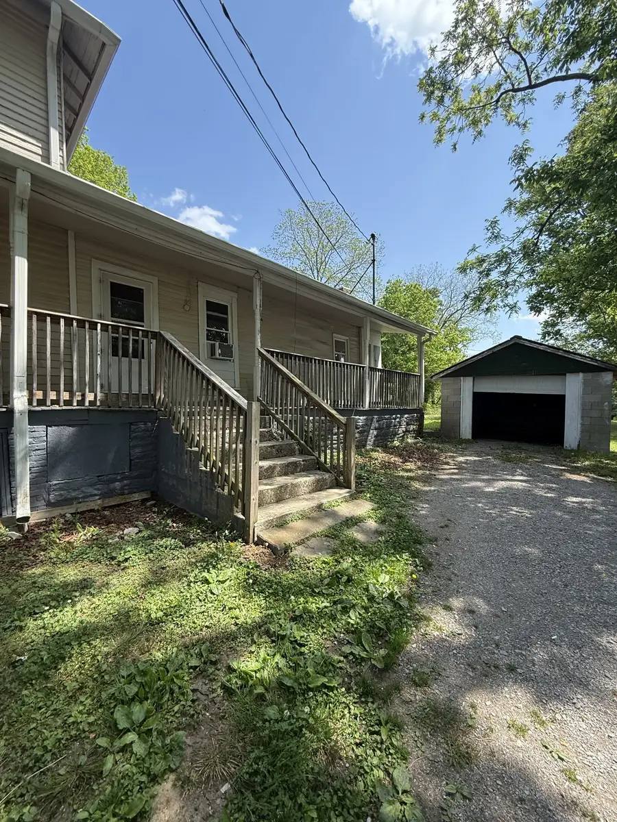 138 S Main St, Cornersville, TN 37047 - #3