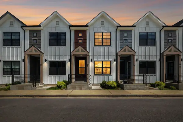 41 W High St #D8, Clarksville, TN 37040