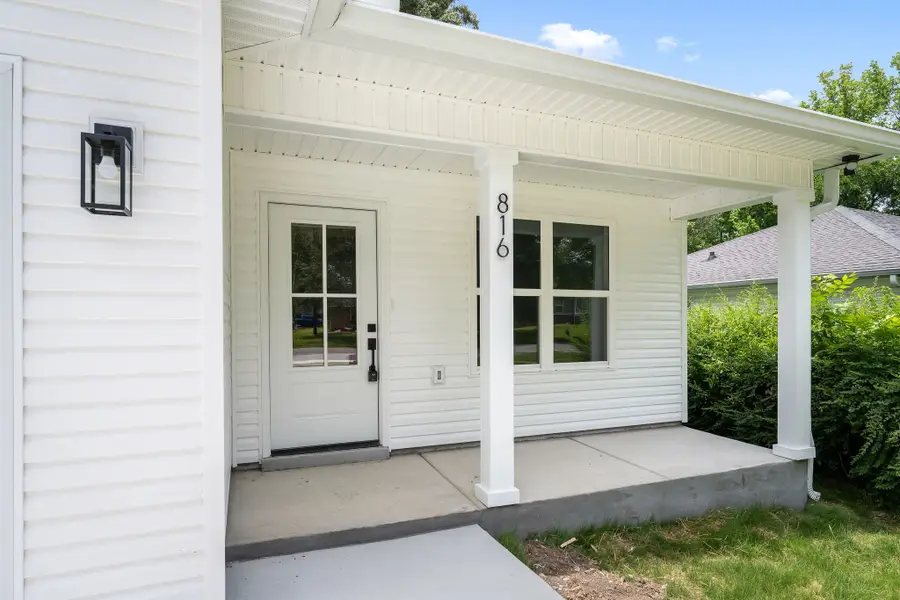 816 W Lincoln Street, Tullahoma, TN 37388 - #3