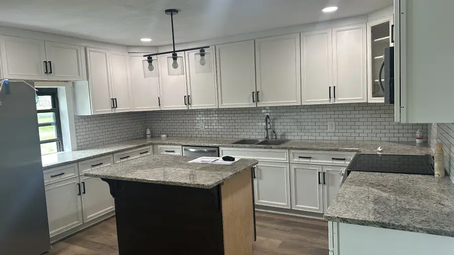 9110 Old Madisonville Rd, Hopkinsville, KY 42240 - #2