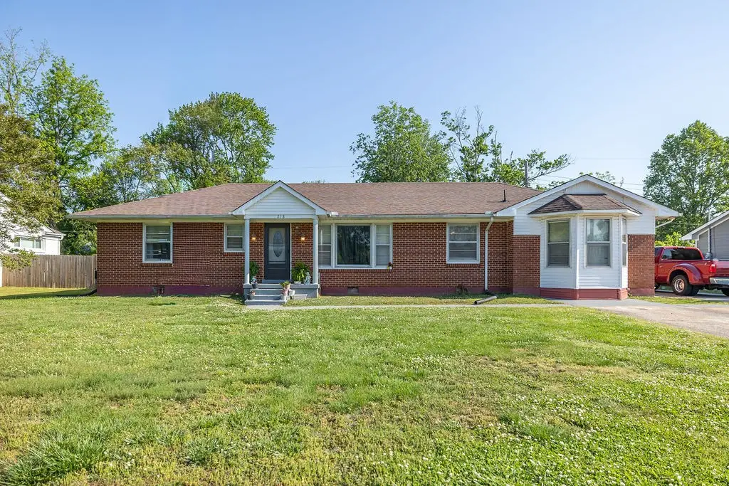 218 Admiral Cir, Lawrenceburg, TN 38464 - #1
