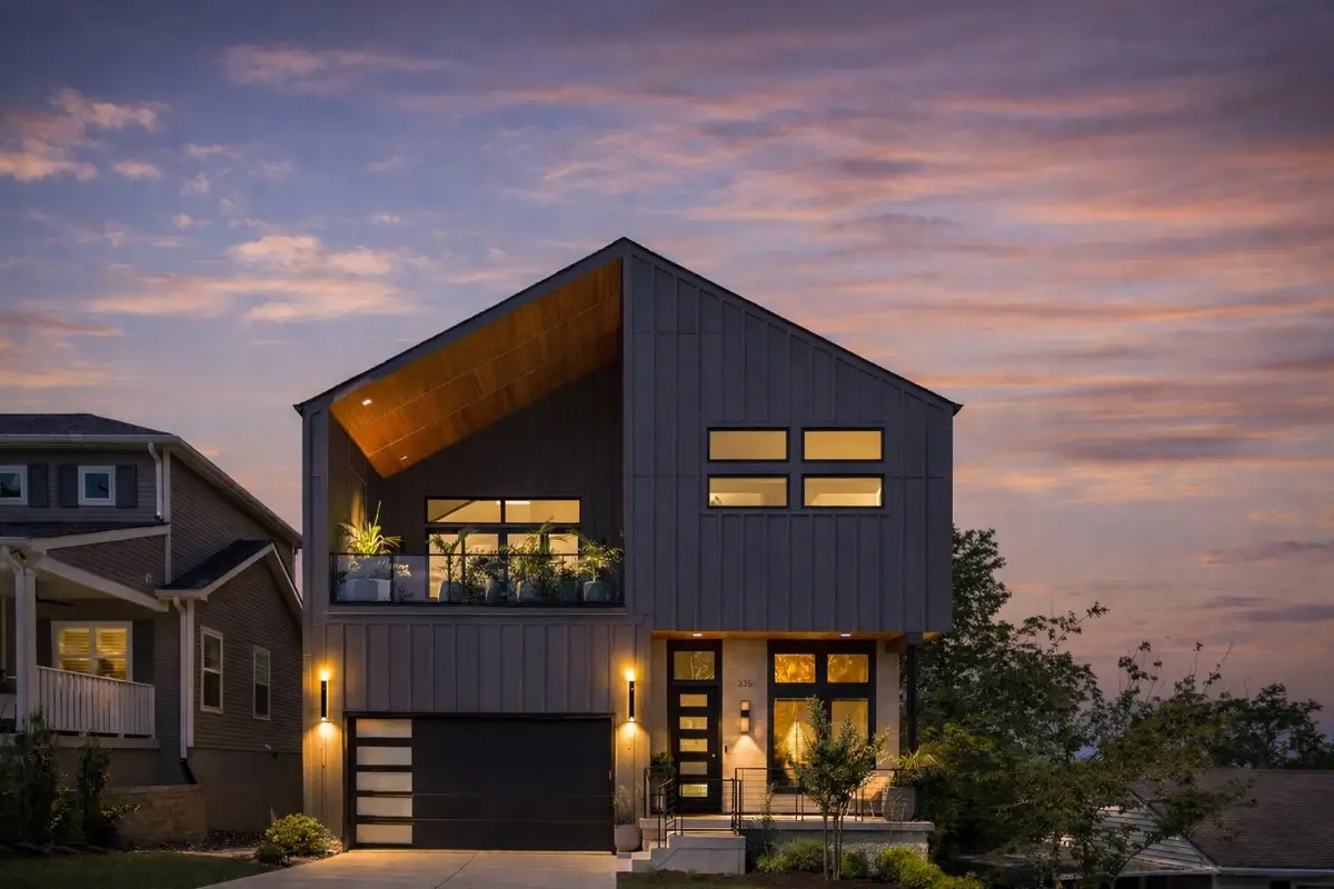 335 Chamberlin St, Nashville, TN 37209 - #1