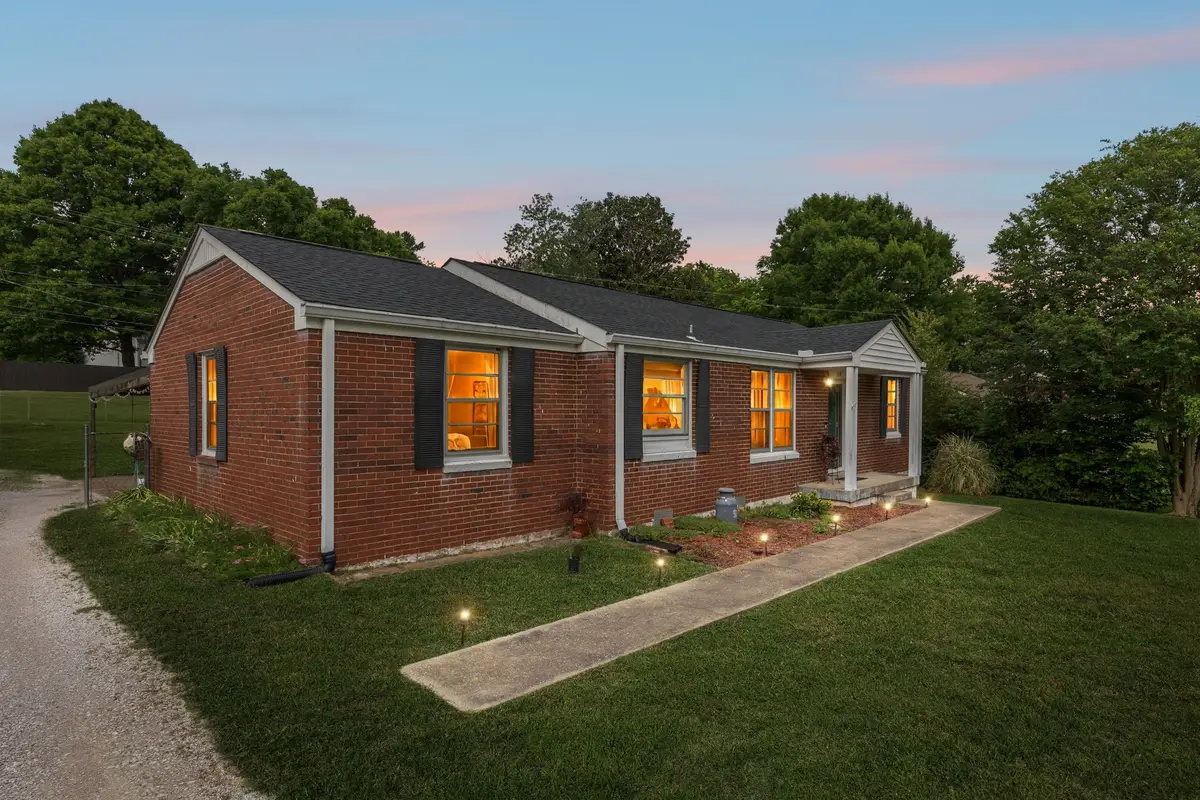 110 Pleasant Dr, Columbia, TN 38401 - #1