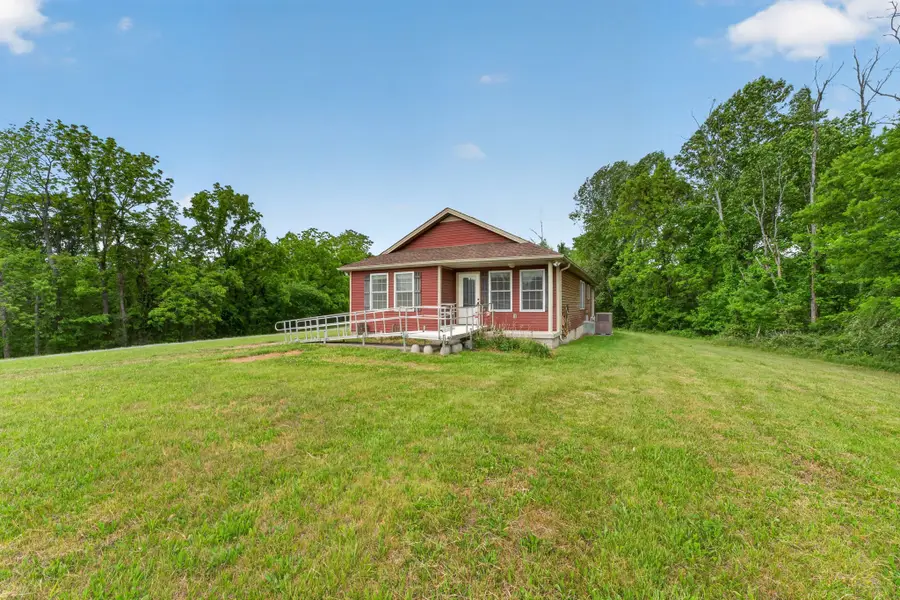 374 Douglas Ln, Lafayette, TN 37083 - #2