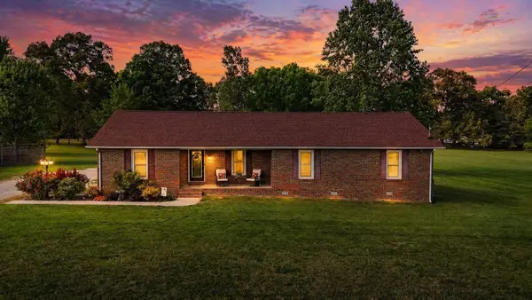 3090 Rock Creek Rd, Estill Springs, TN 37330