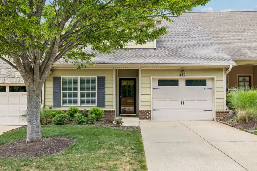 112 Westview Dr, Spring Hill, TN 37174 - #2
