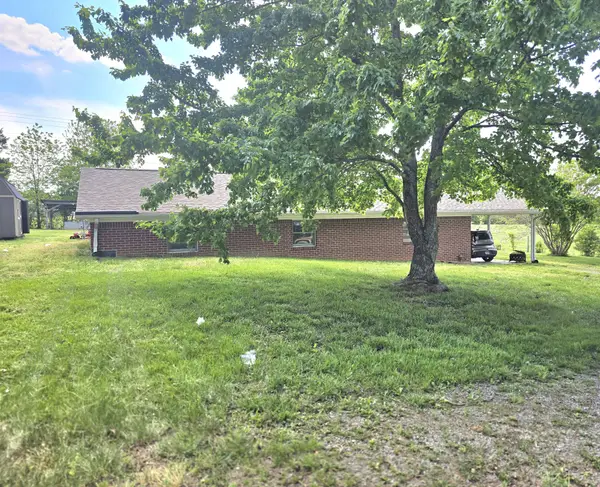 1833 New Hope Rd, Cadiz, KY 42211