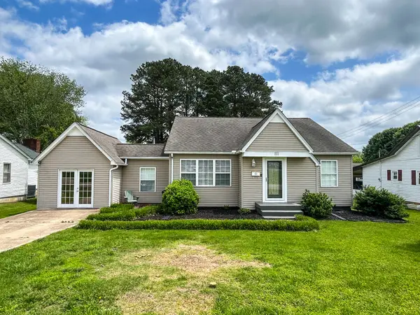111 Jean St, Paris, TN 38242