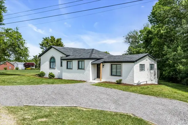 1000 Pruitt Ln, Gallatin, TN 37066