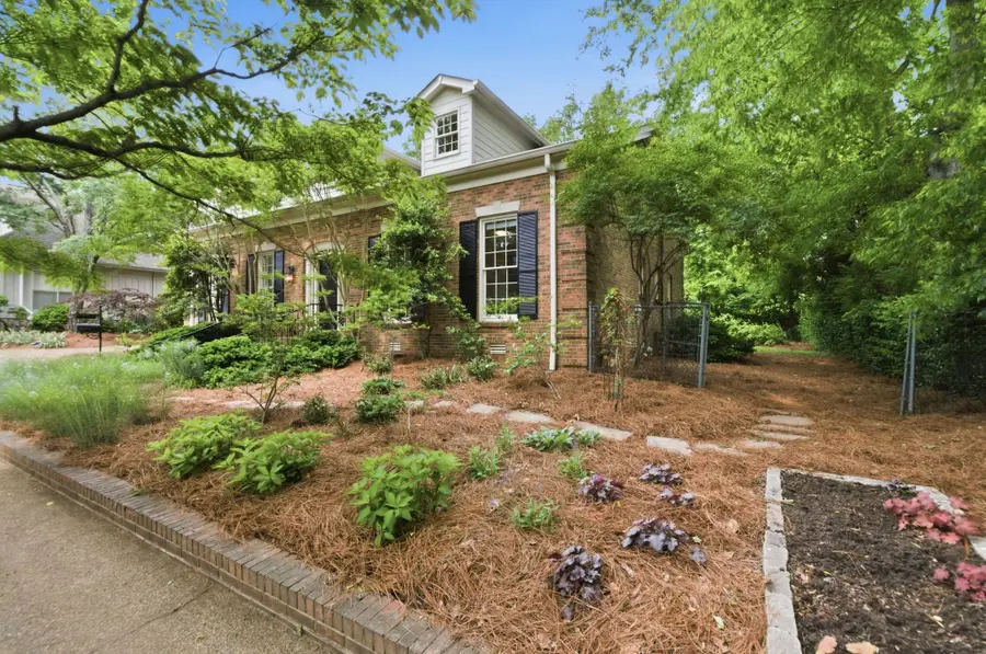 4106 Estes Rd, Nashville, TN 37215 - #3