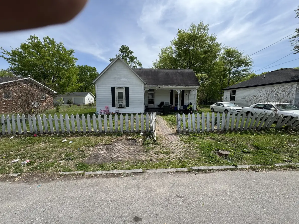 110 N Jessup Ave, Hopkinsville, KY 42240 - #1