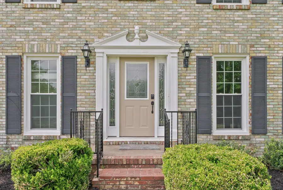 132 Windsor Dr, Hopkinsville, KY 42240 - #2