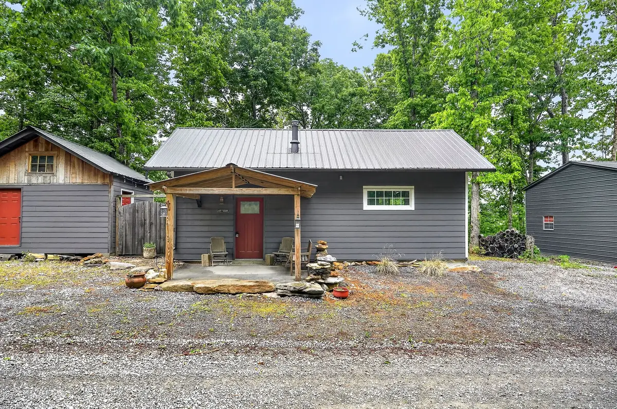 883 Rock Springs Rd, Celina, TN 38551 - #1