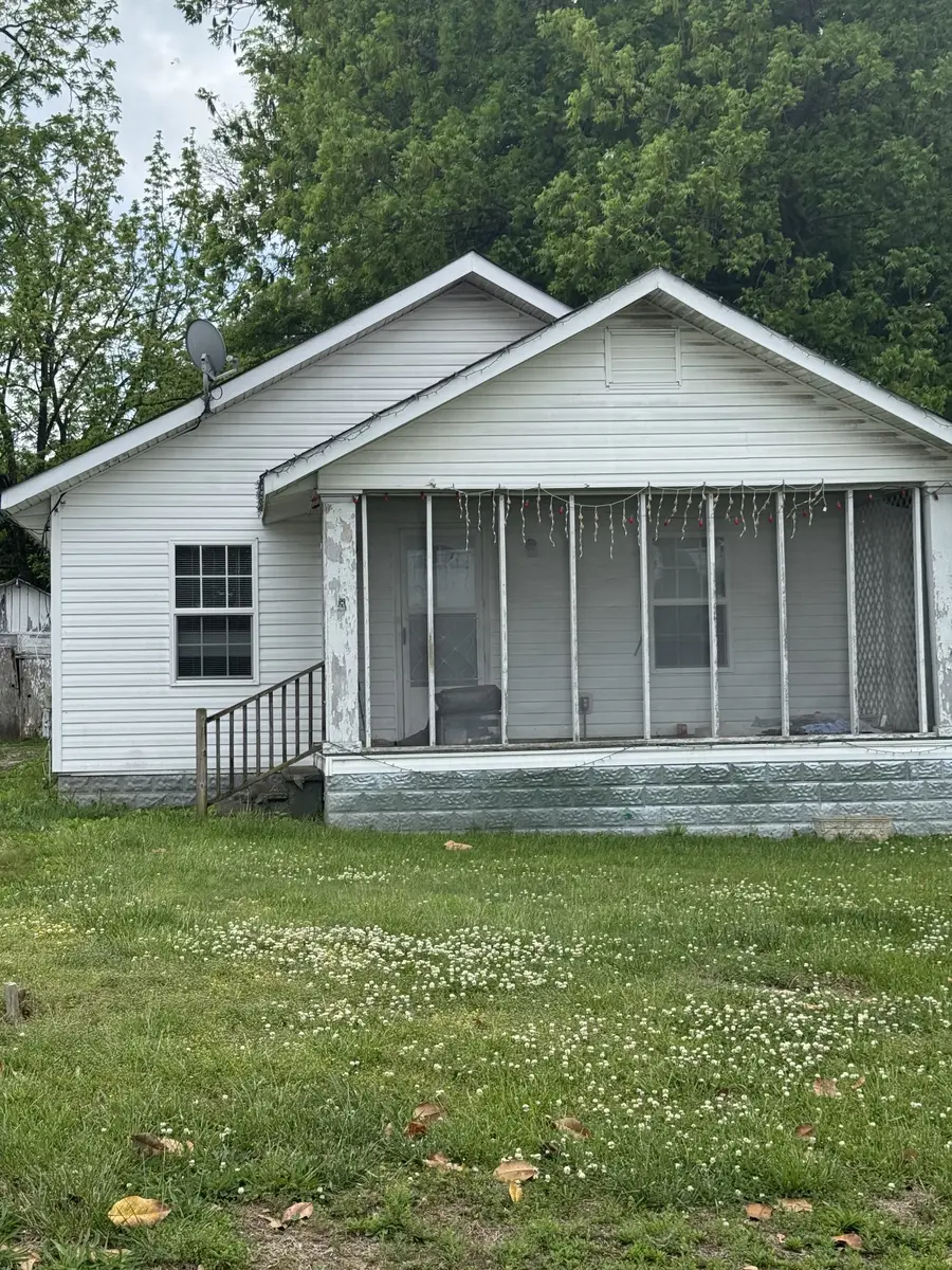117 Martin St, McMinnville, TN 37110 - #3