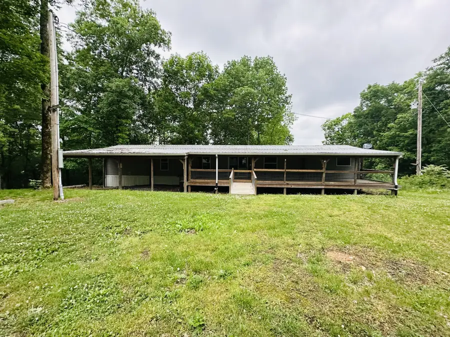 309 River Bluff Rd, Linden, TN 37096 - #3