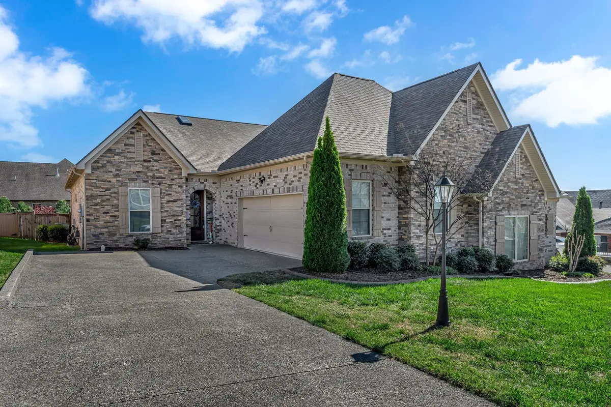 157 Cobbler Cir, Hendersonville, TN 37075 - #1