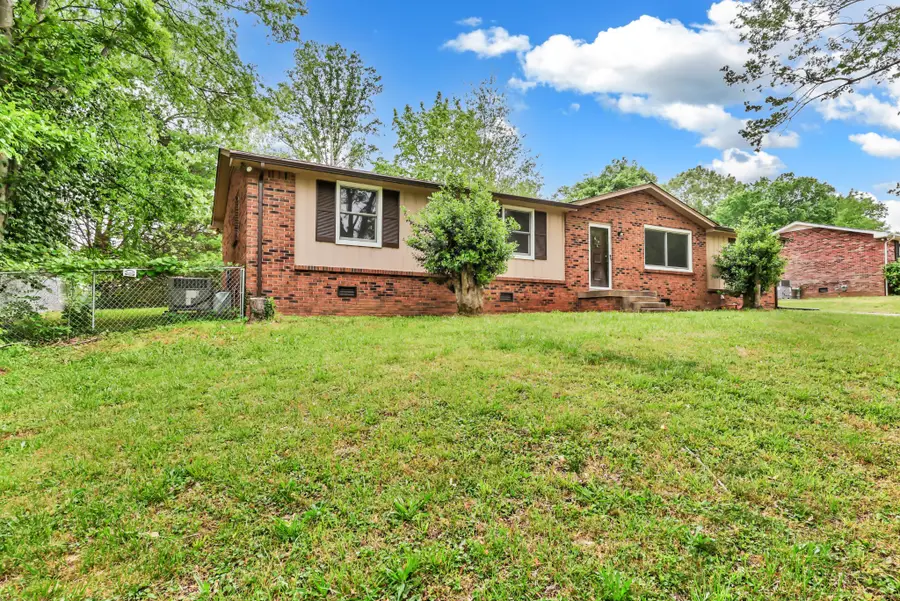 619 Paddy Run Rd, Clarksville, TN 37042 - #2