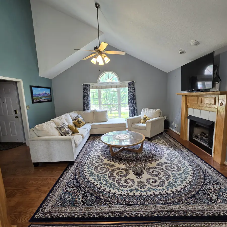 1327 Bluebonnet Dr, Clarksville, TN 37042 - #3