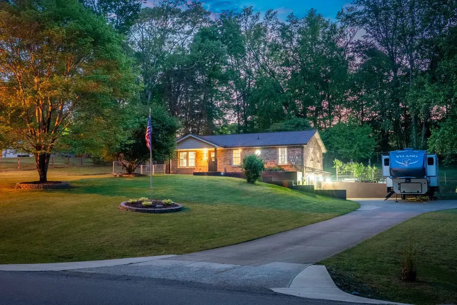 624 Bryan Rd, Clarksville, TN 37043 - #2