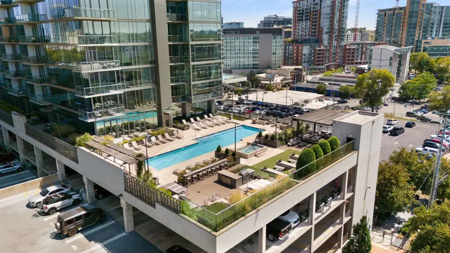 1212 Laurel St #1010, Nashville, TN 37203 - #3