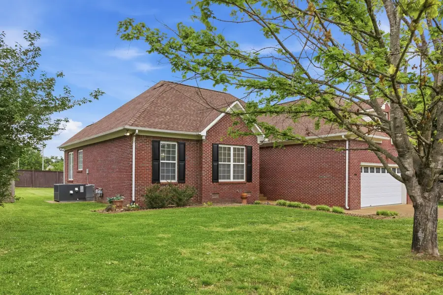 105 Green Tree Ct, Columbia, TN 38401 - #2