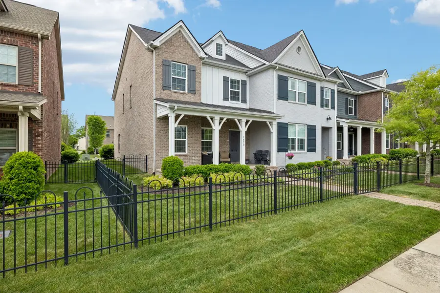 1629 Drakes Creek Rd, Hendersonville, TN 37075 - #2